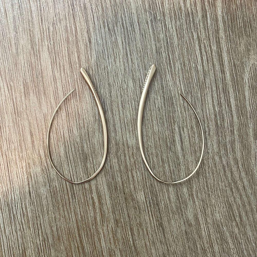 Kendra Scott rose gold pull through earrings